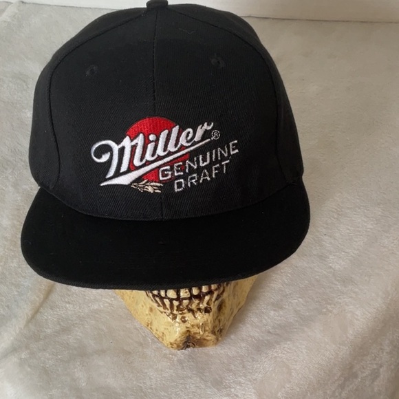 Black and Red Snapback Hat - Picture 1 of 4